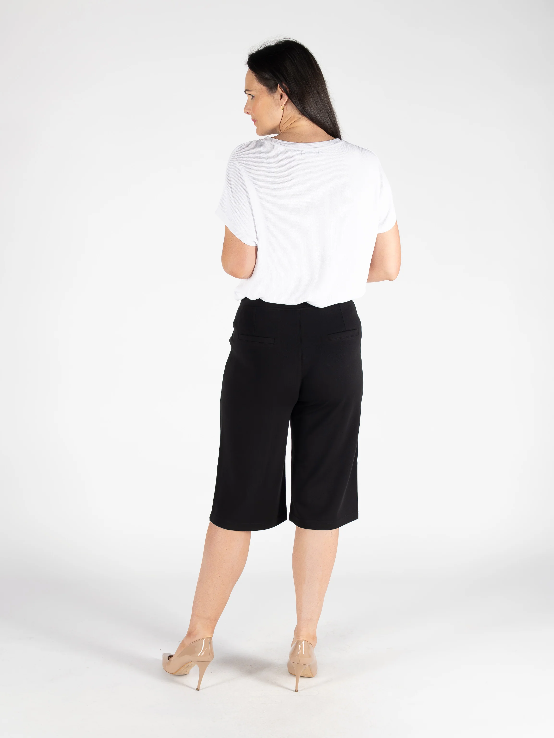 T30510  SMART WIDE LEG CROPPED TROUSER 22 INCH BLACK - Image 3