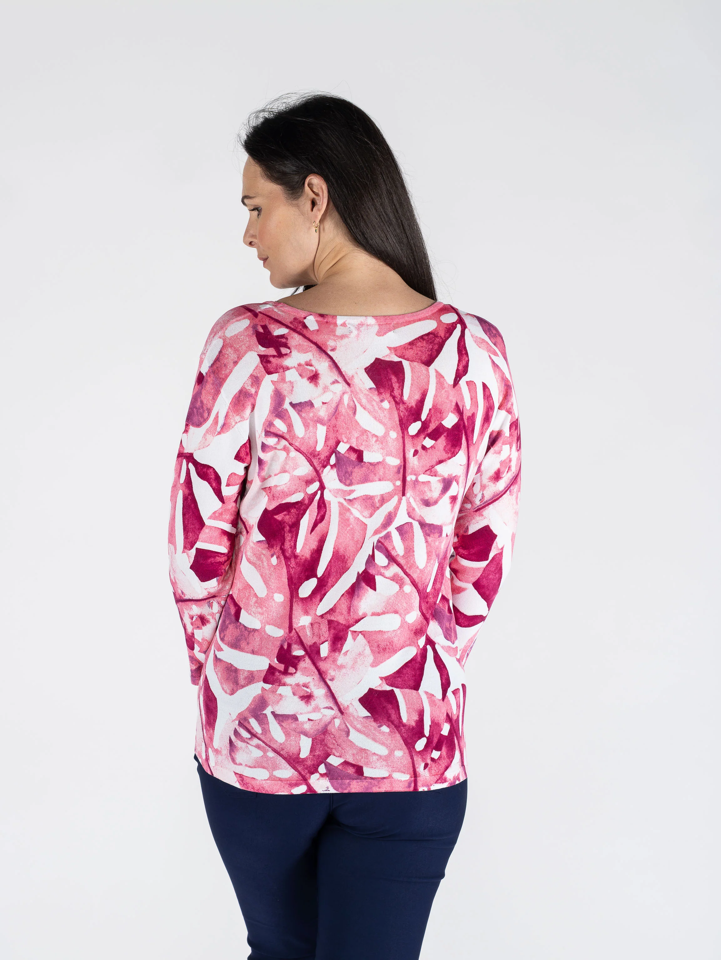 TO30888  BOLD LEAF PRINT TOP & 3/4 SLEEVE ROUND N CERISE PRINT - Image 4