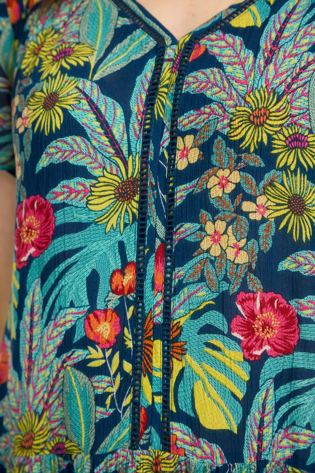 TROPICAL PRINT TOP NAVY - Image 7
